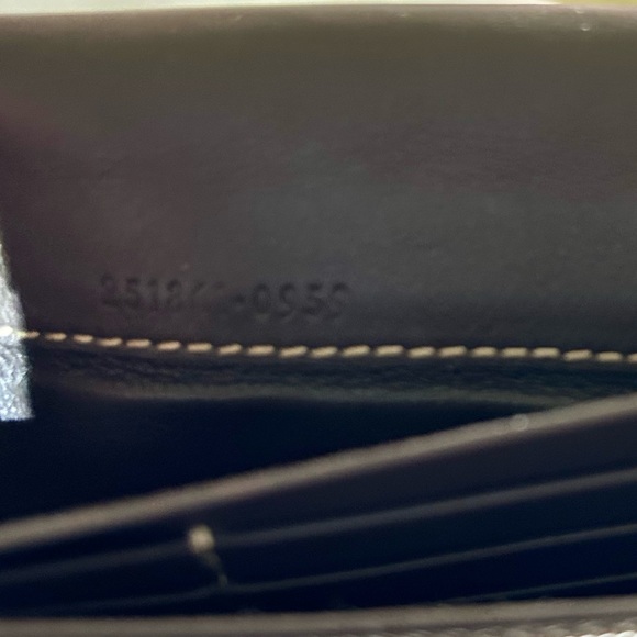 Gucci Long Wallet w/GG Heart Logo - Picture 4 of 16